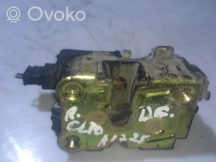 Renault Clio I Rear door lock 