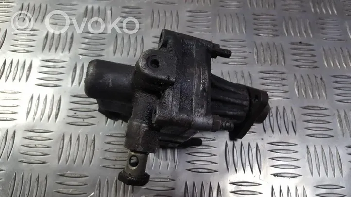 Audi 80 90 B3 Vairo stiprintuvo siurblys 026145155B