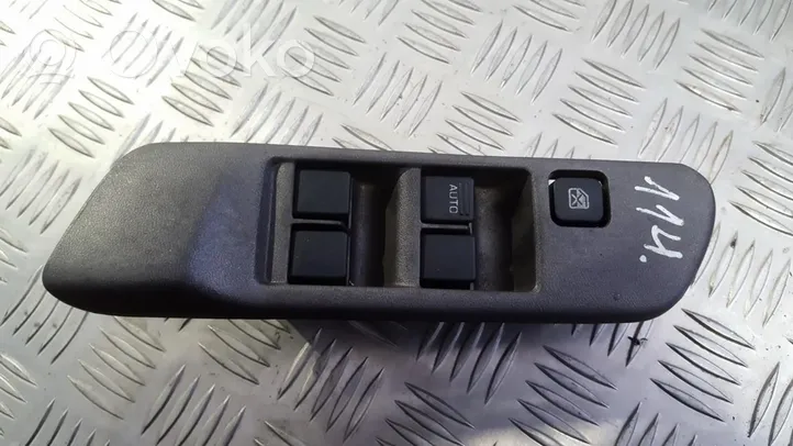 Nissan Primera Support bouton lève vitre porte avant 