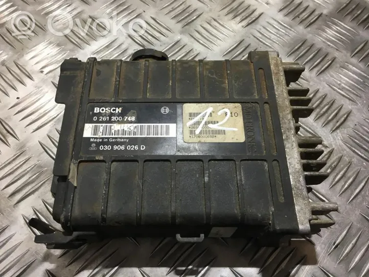 Volkswagen Polo II 86C 2F Calculateur moteur ECU 0261200748