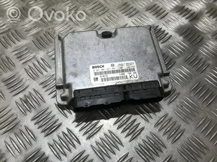 Opel Vectra B Moottorin ohjainlaite/moduuli 0281001631