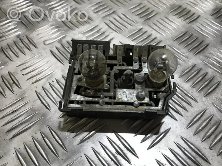 Audi 80 90 S2 B4 Porte ampoule de feu arrière 29632102