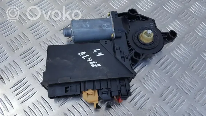 Audi A4 S4 B6 8E 8H Galinis varikliukas langų pakėlėjo 8E0959802A