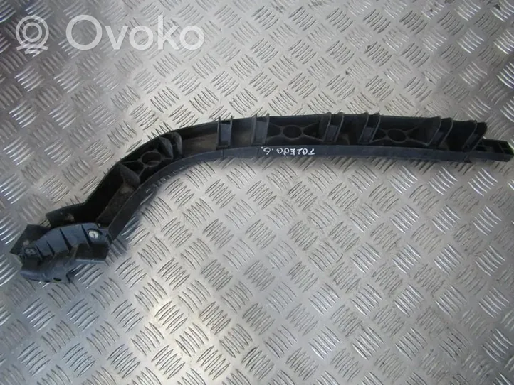 Seat Toledo III (5P) Support de pare-chocs arrière 5P5807862