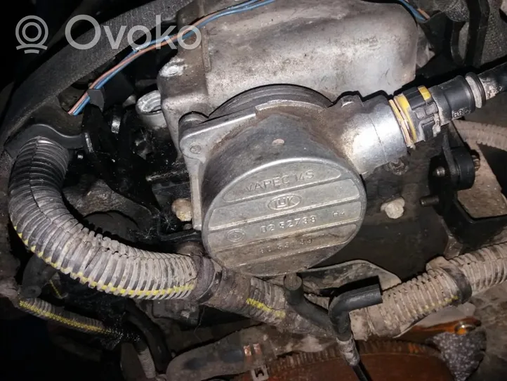 Opel Vectra B Vacuum pump 9053139