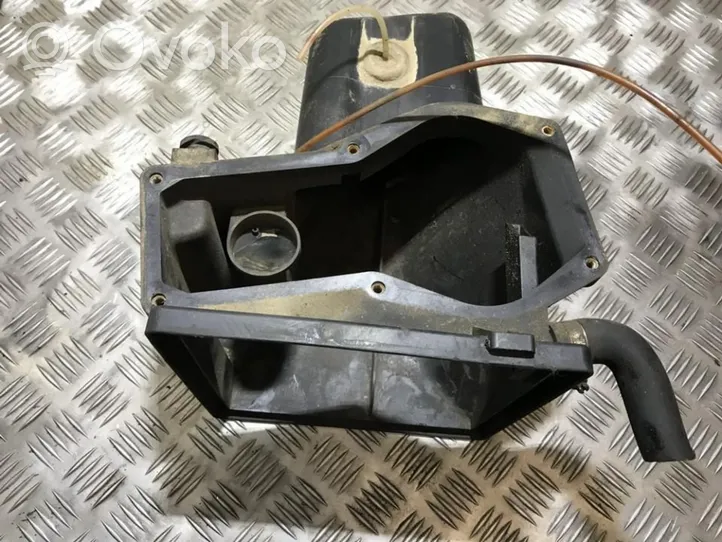 Audi 80 90 S2 B4 Boîtier de filtre à air 034133837