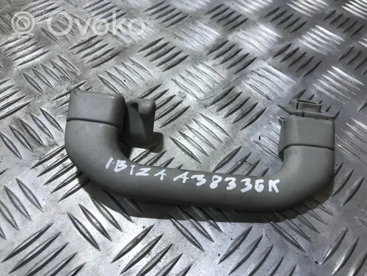 Seat Ibiza II (6k) Rankenėlė galinė 6k0857607