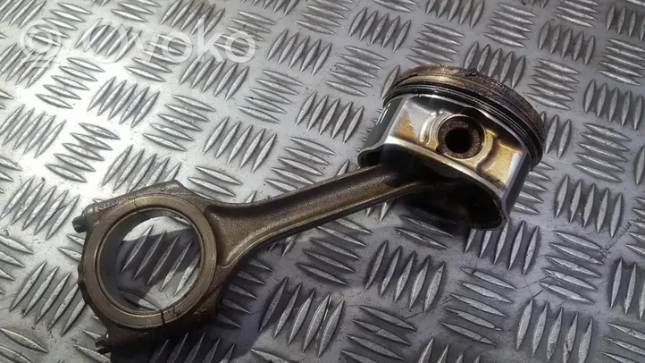 Audi A6 S6 C4 4A Piston with connecting rod 0776