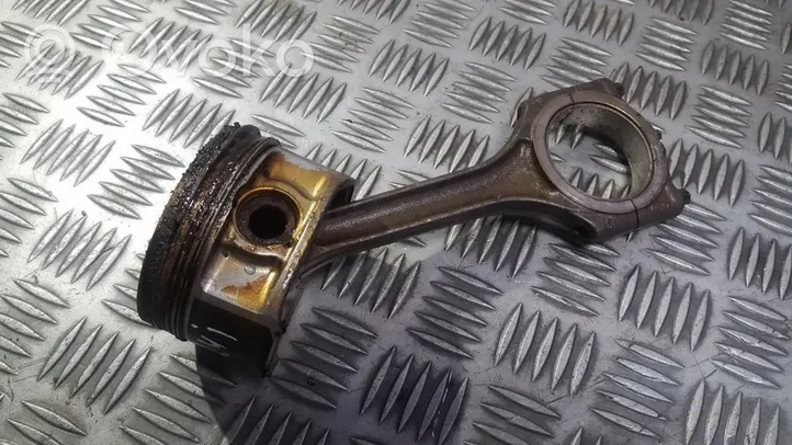 Audi A6 S6 C4 4A Piston with connecting rod 0776