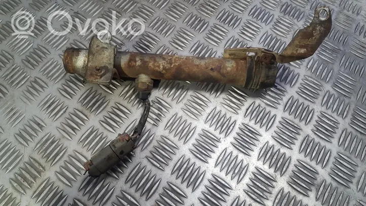 Nissan Sunny Tuyau de liquide de refroidissement moteur 