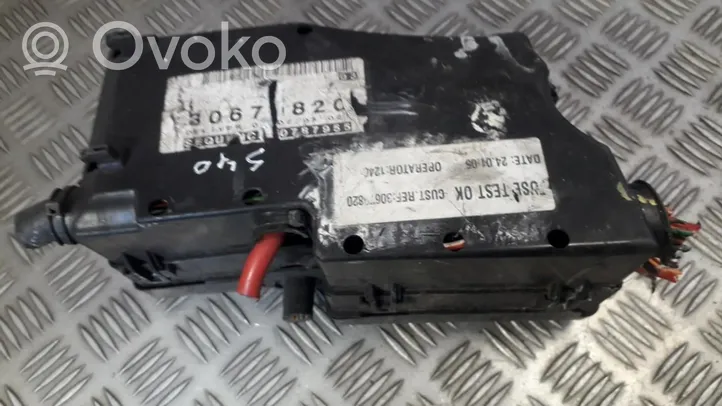 Volvo S40 Set scatola dei fusibili 30679820