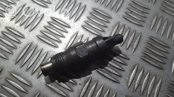 Peugeot 405 Injecteur de carburant kca17s42