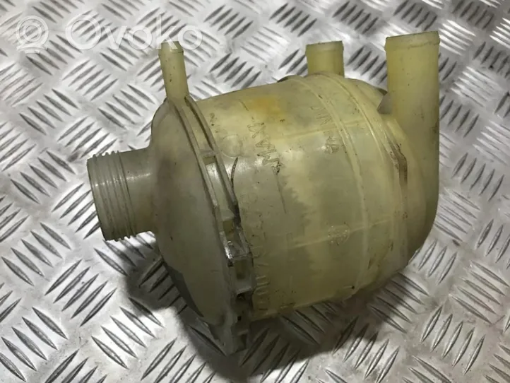 Renault 21 Vase d'expansion / réservoir de liquide de refroidissement 7700792478