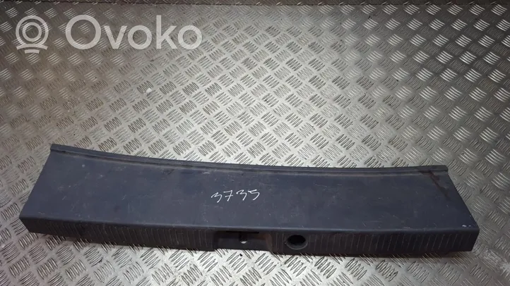 Toyota Picnic Kita bagažinės apdailos detalė 5857344010