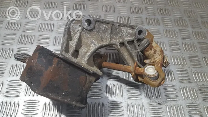 Opel Astra F Variklio tvirtinimo kronšteinas 90447883