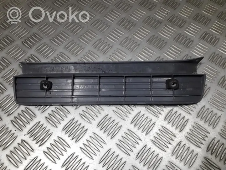 Toyota Land Cruiser (HDJ90) Priekinio slenksčio apdaila (vidinė) 6791760030