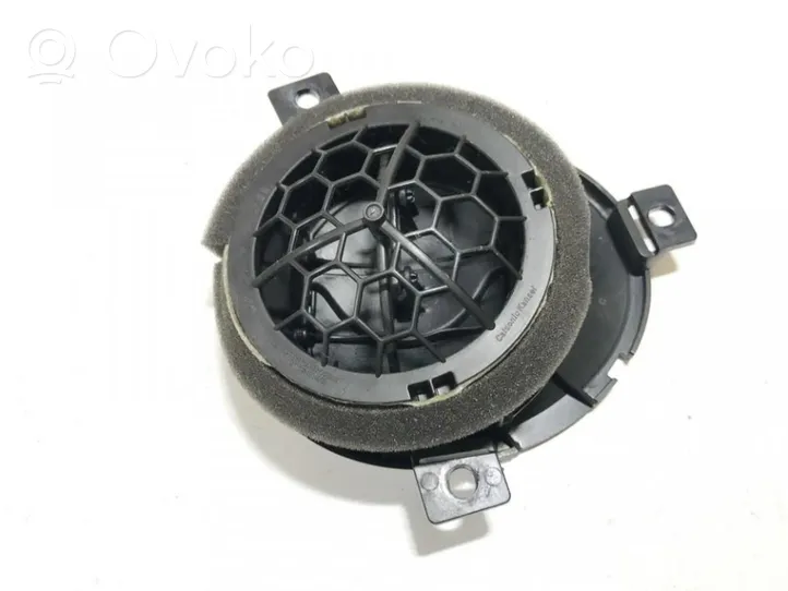 Nissan Juke I F15 Griglia di ventilazione centrale cruscotto 687601ke0a