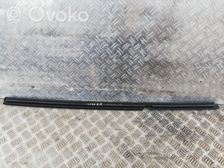 Toyota Avensis T250 Rivestimento modanatura del vetro della portiera posteriore 