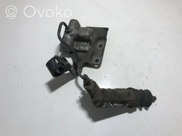 Toyota Corolla E120 E130 Główny cylinder sprzęgła 