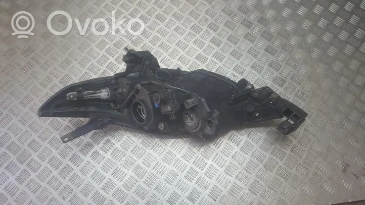 Mazda 5 Lampa przednia c23551030