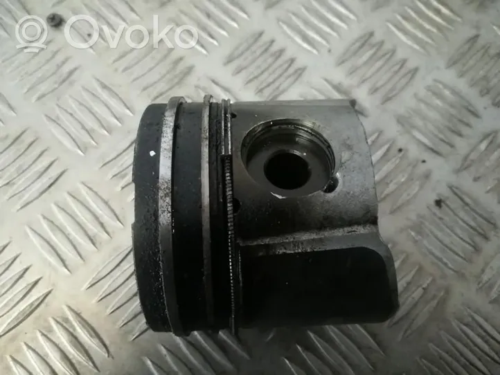 Peugeot 307 Piston 