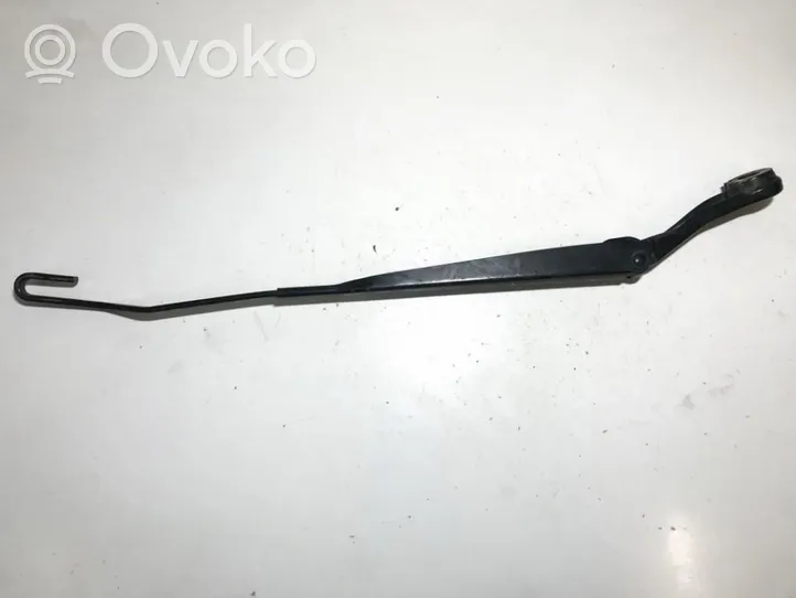 Nissan Primera Ramię wycieraczki szyby przedniej / czołowej 80008627