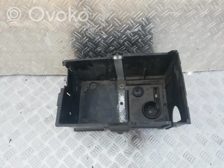 Volvo V50 Battery box tray 