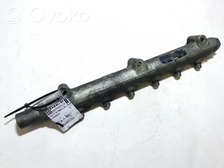 Volvo V70 Fuel main line pipe 8658252