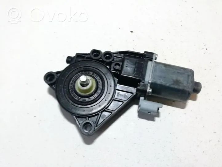 Hyundai i30 Moteur de lève-vitre de porte avant 824602r000