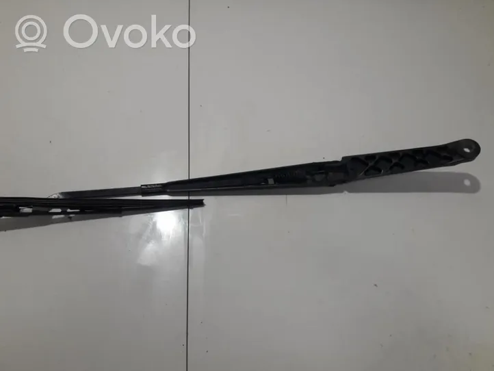 Toyota Avensis T220 Priekinio stiklo valytuvų kojelė 8521105051