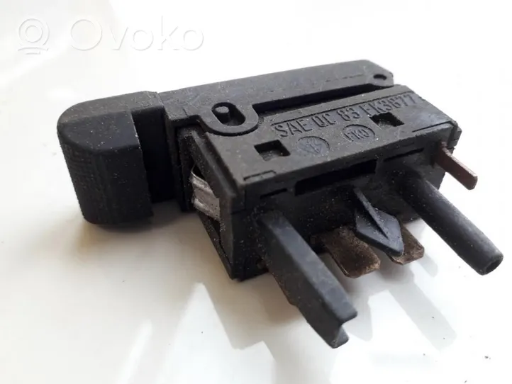 Audi 80 90 B2 Bouton de dégivrage pare-brise SAEQC83FK3877