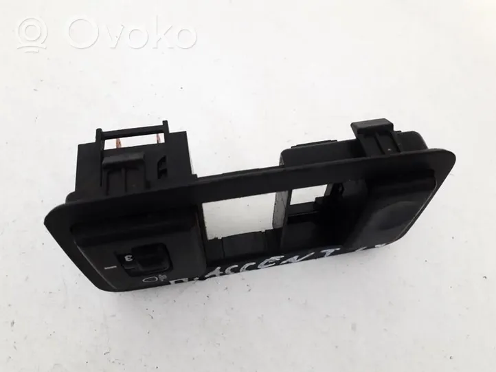 Hyundai Accent Headlight level height control switch 9330022020