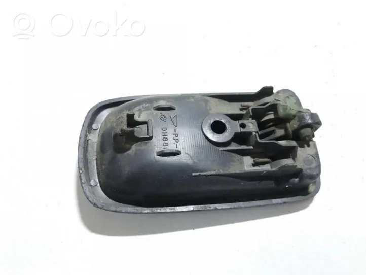 Daihatsu Charade Front door interior handle dh88i