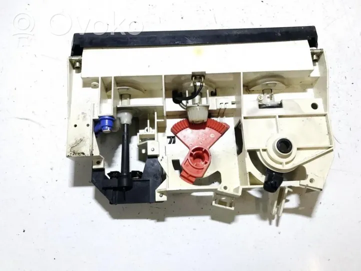 Audi A6 S6 C4 4A Gaisa kondicioniera / klimata kontroles / salona apsildes vadības bloks (salonā) 