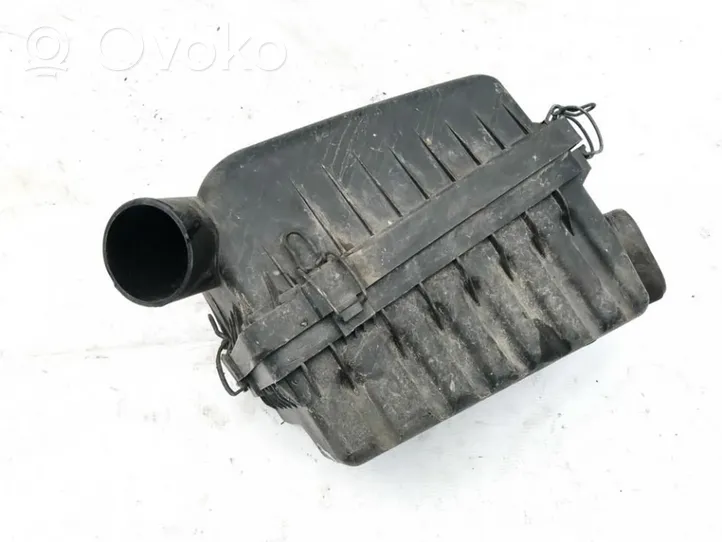 Hyundai Lantra II Air filter box 