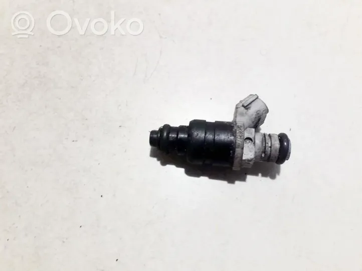 Mitsubishi Colt Injecteur de carburant mr988977