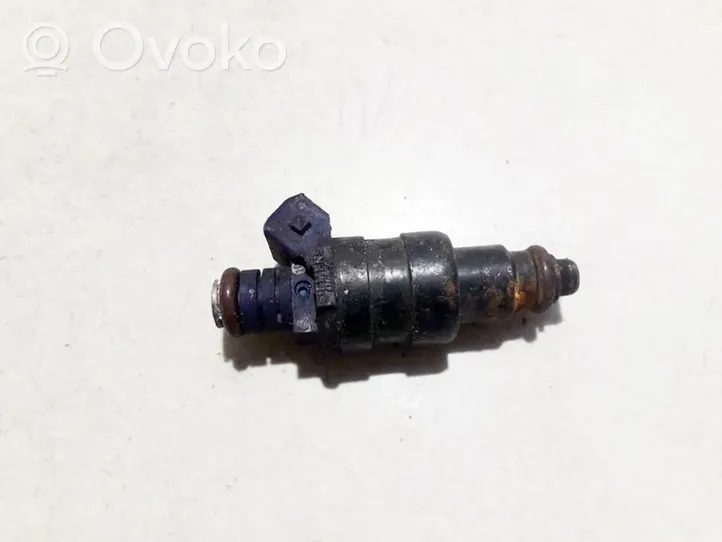 Renault Clio I Injecteur de carburant 866313