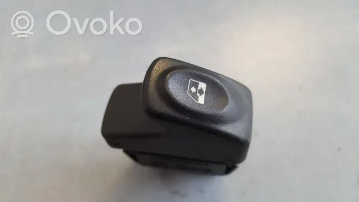 Renault Twingo I Electric window control switch 