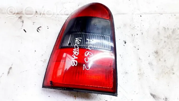 Opel Vectra B Lampa tylna 09153153