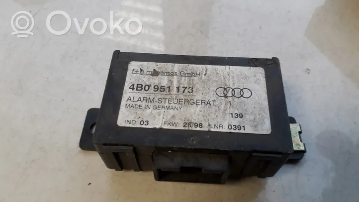 Audi A4 S4 B5 8D Sterownik / Moduł alarmu 4B0951173