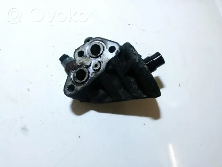 Audi A4 S4 B5 8D Supporto di montaggio del filtro dell’olio 