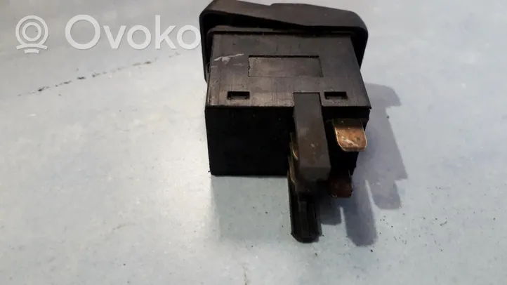 Volkswagen PASSAT B3 Interruptor del elevalunas eléctrico 535959621