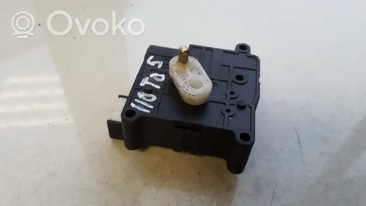 Toyota Corolla E120 E130 Moteur / actionneur de volet de climatisation 1138002051