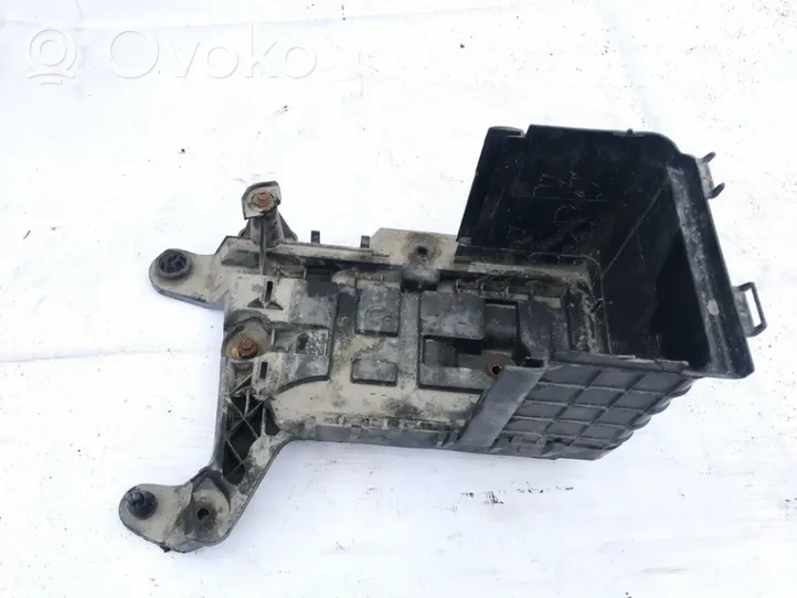 Volkswagen Caddy Support boîte de batterie 1k0915333b