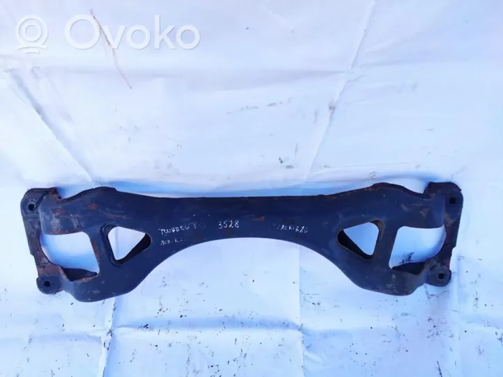 Volkswagen Touareg I Rear subframe 