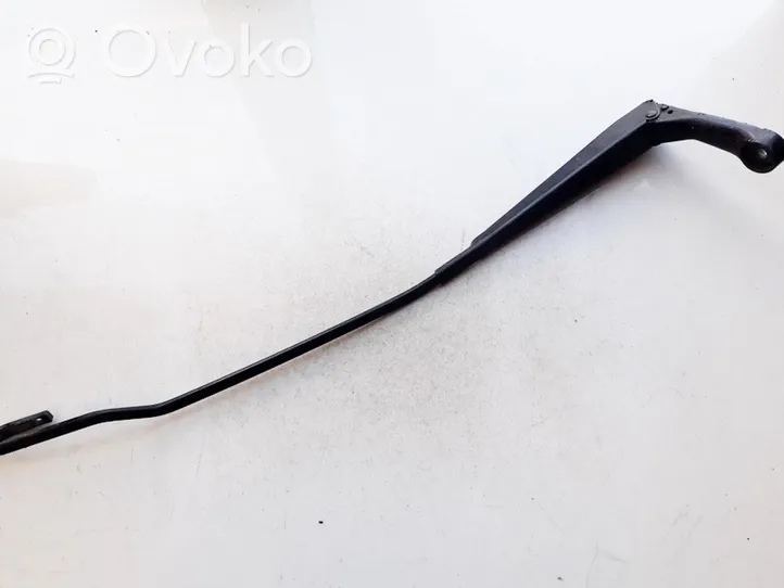 Volkswagen PASSAT B5 Front wiper blade arm 3b1955410