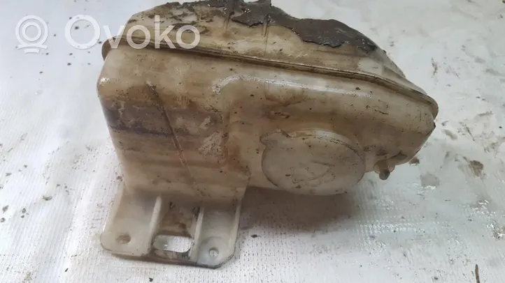 Mazda 323 Zbiornik płynu do spryskiwaczy szyby przedniej / czołowej 860142026