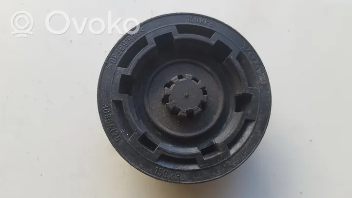 Volvo S40, V40 Vase d'expansion / bouchon de réservoir de liquide de refroidissement 30864125