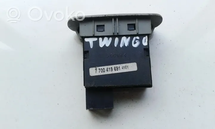 Renault Twingo I Przycisk / Pokrętło regulacji świateł 7700419691