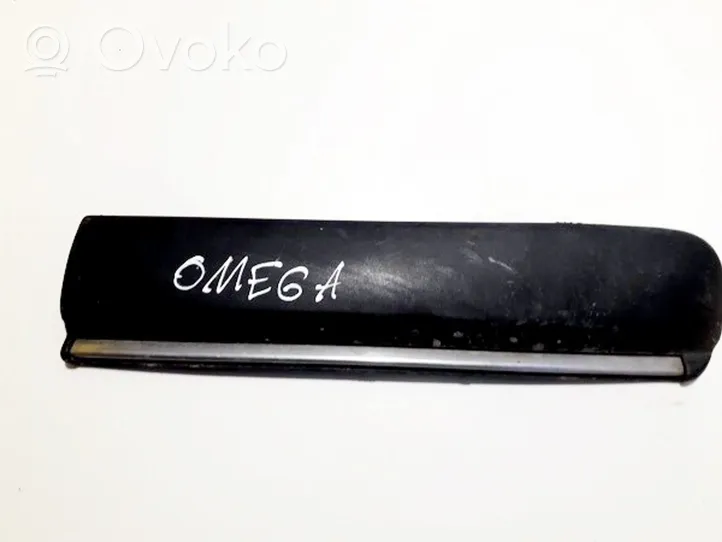 Opel Omega B2 Moulure de porte arrière 90460011